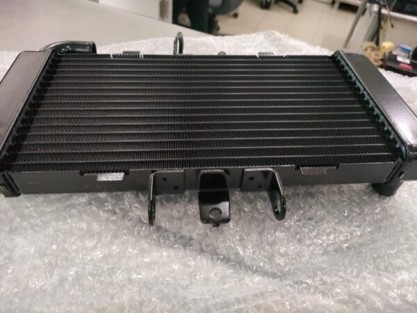 Honda CB400 Radiator - Image 3