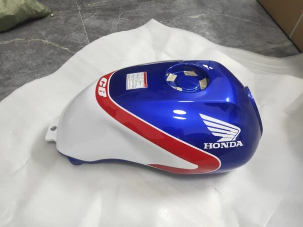 Honda Cb400 Superfour Revo Fuel Tank with Keycap