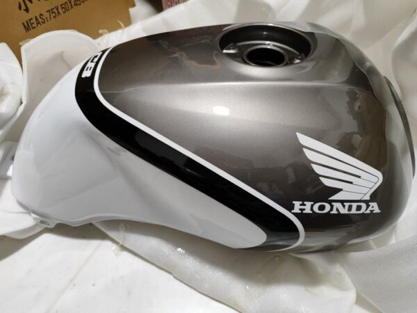 Honda Cb400 Superfour Revo Fuel Tank with Keycap - Image 2